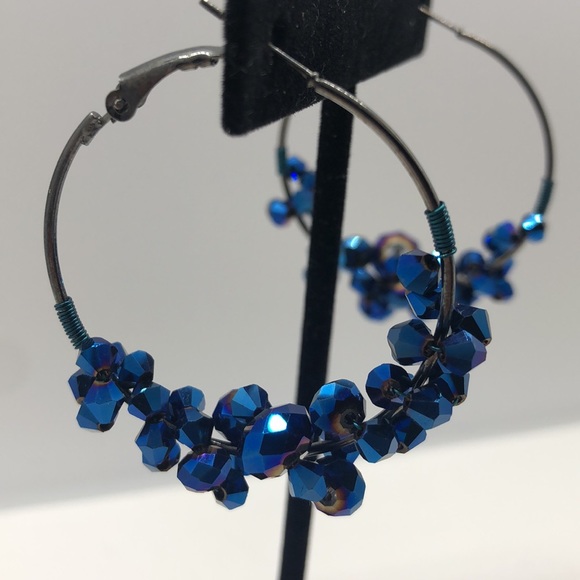 Hoop earrings with Bead Wrap - Picture 2 of 6